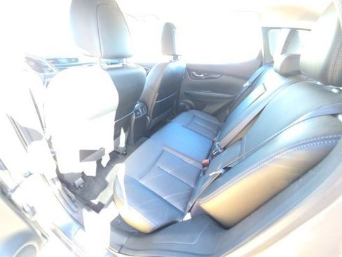 Used 2018 Nissan Rogue Sport SL image 5