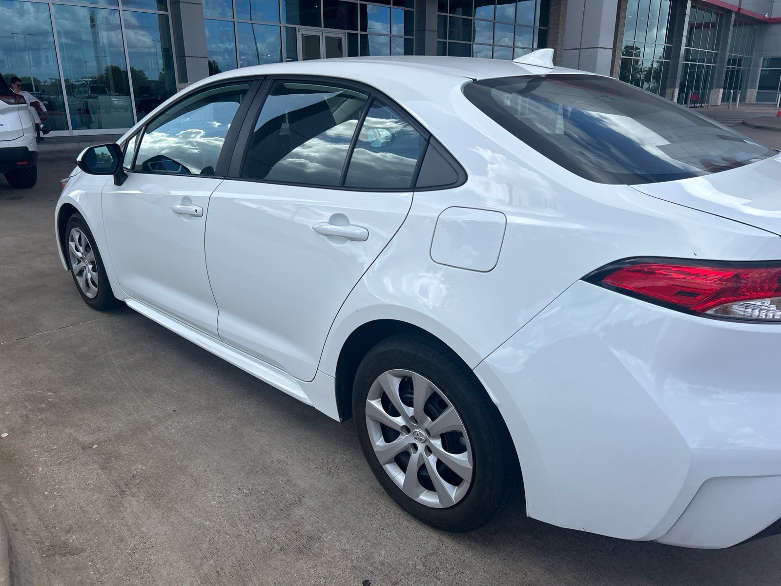 Used 2025 Toyota Corolla LE FWD image 14