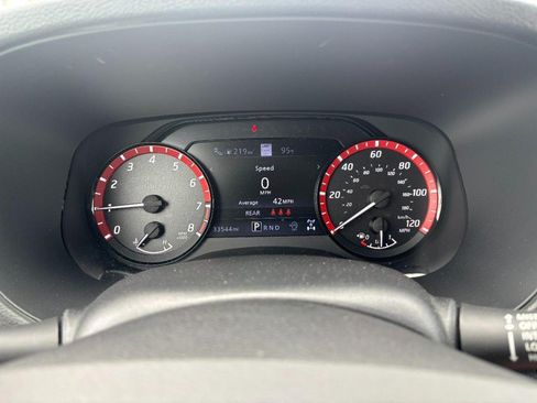 Used 2024 Nissan Frontier PRO-4X w/ Technology Package AWD/4WD image 18