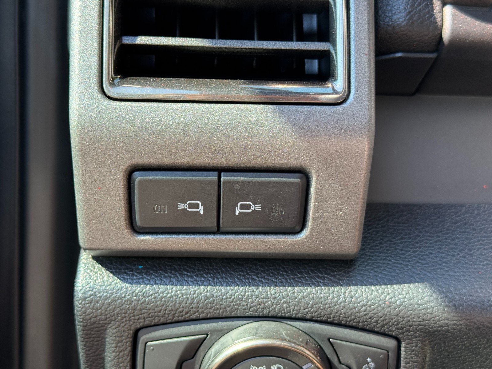 Used 2019 Ford F150 Raptor w/ Equipment Group 802A Luxury AWD/4WD image 17