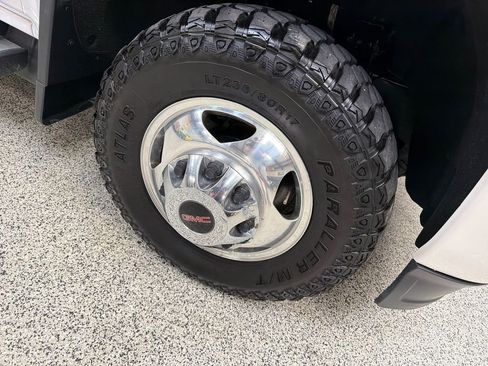 Used 2019 GMC Sierra 3500 Denali w/ Duramax Plus Package AWD/4WD image 48