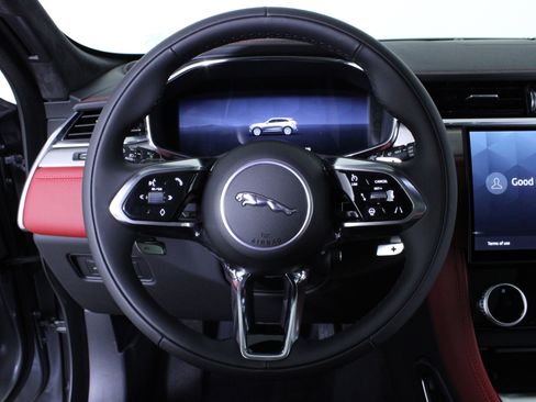 New 2026 Jaguar F-PACE R-Dynamic S image 17