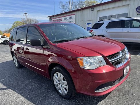 Used 2016 Dodge Grand Caravan SE w/ Quick Order Package 29E SE image 2