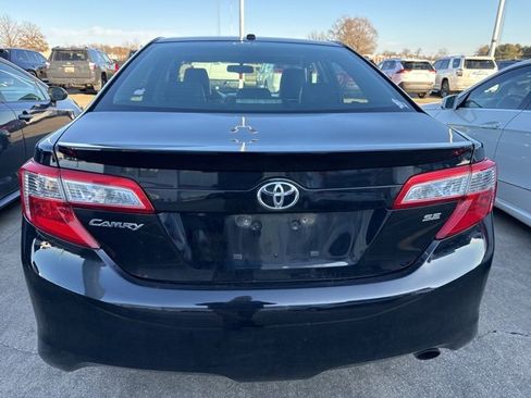 Used 2012 Toyota Camry SE image 8