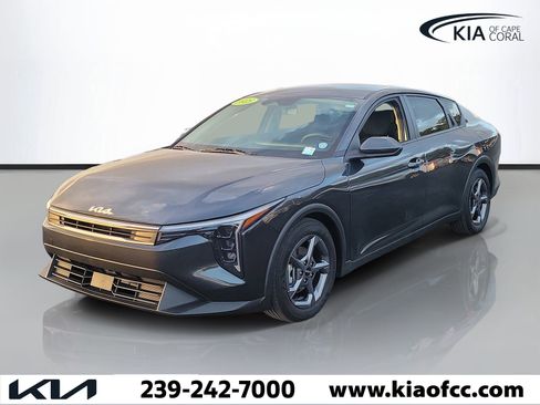 Certified 2025 Kia K4 FWD image 3