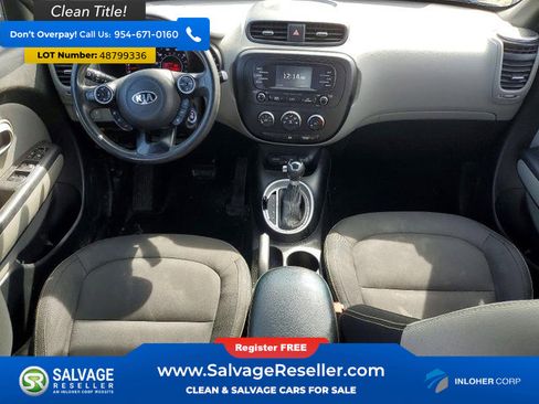 Used 2016 Kia Soul + image 11