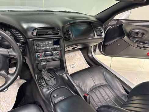 Used 1998 Chevrolet Corvette Convertible w/ Performance Handling Pkg image 16