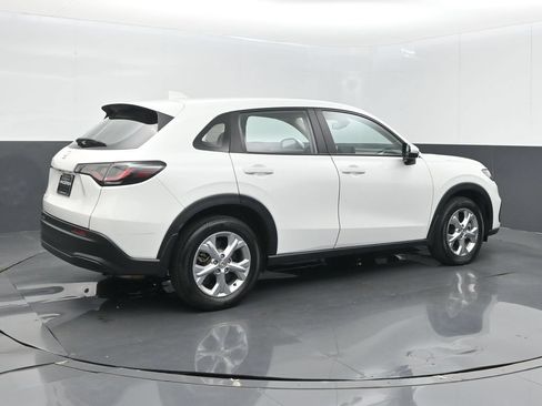 Certified 2024 Honda HR-V LX image 8