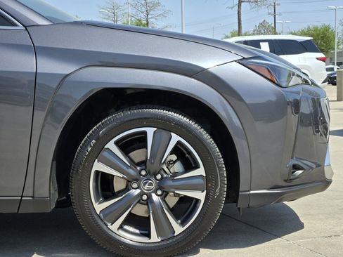 Used 2025 Lexus UX 300h FWD w/ Accessory Package (Z1) image 9