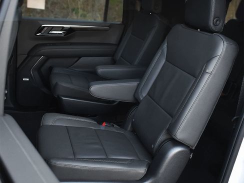 New 2026 Chevrolet Suburban Z71 w/ Comfort Package image 11