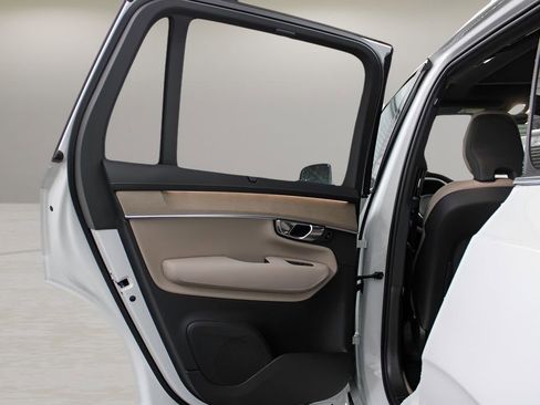 New 2026 Volvo XC90 B6 Ultra image 17