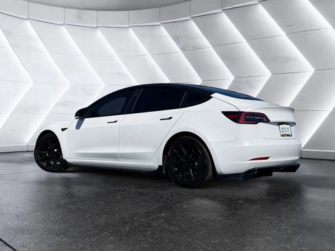 Used 2021 Tesla Model 3 Standard Range Plus RWD image 3