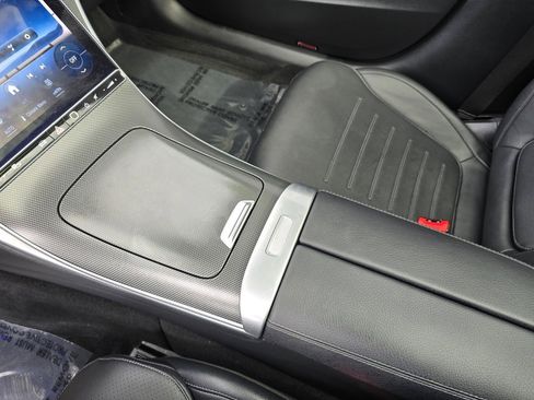 Used 2024 Mercedes-Benz C 300 Sedan image 24