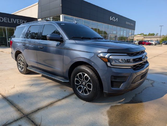 Used 2023 Ford Expedition XLT RWD image 1