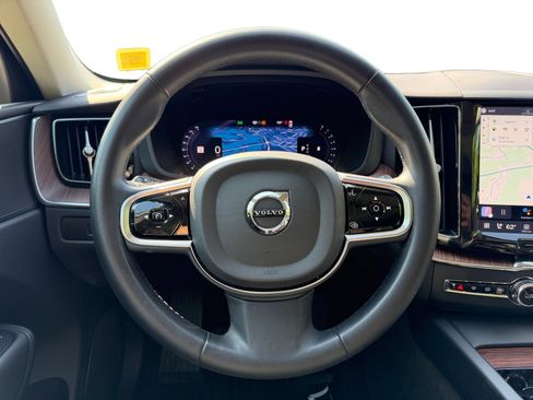 Used 2024 Volvo XC60 B5 Plus w/ Protection Package Premier AWD/4WD image 11