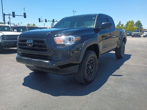 Used 2020 Toyota Tacoma SR w/ SX Package AWD/4WD image 3