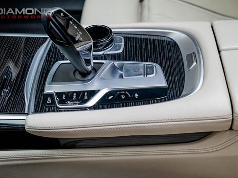Used 2021 BMW 750i xDrive w/ Executive Package image 65