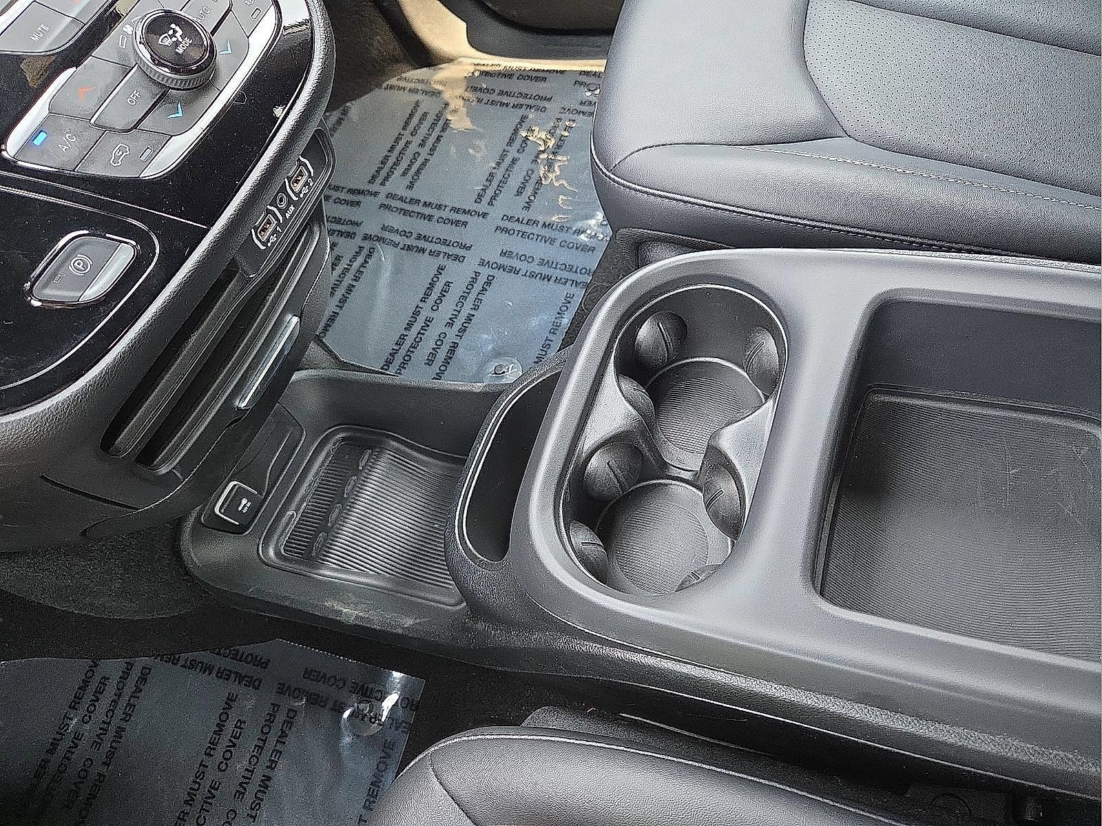 Used 2025 Chrysler Pacifica Select FWD image 25