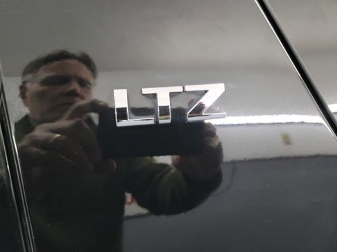 Used 2014 Chevrolet Suburban LTZ image 37