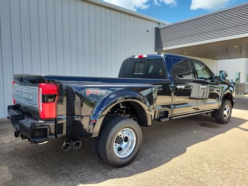 New 2026 Ford F350 Platinum w/ Platinum Plus Package AWD/4WD image 24