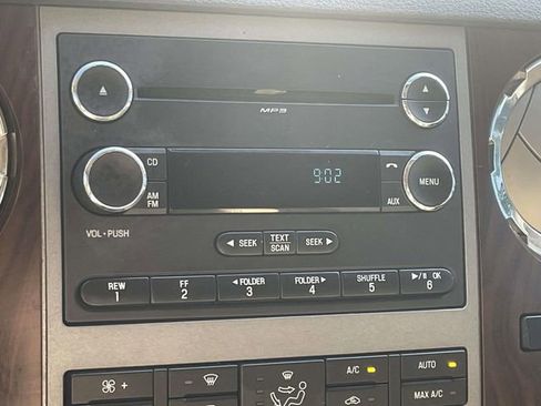 Used 2011 Ford F250 Lariat w/ Lariat Interior Pkg AWD/4WD image 25