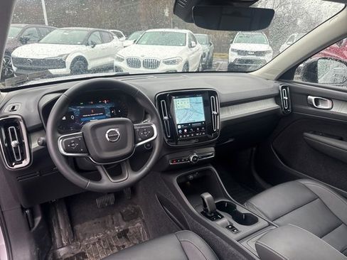 Used 2026 Volvo XC40 B5 Core w/ Climate Package image 10