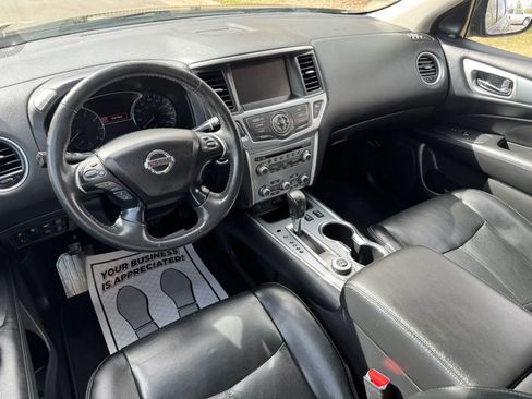 Used 2017 Nissan Pathfinder SL image 22