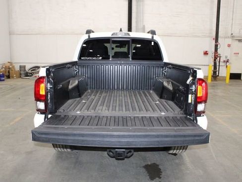 Used 2022 Toyota Tacoma SR image 11