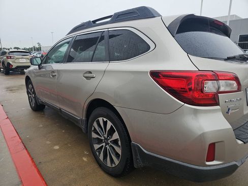 Used 2015 Subaru Outback 2.5i Limited AWD/4WD image 3