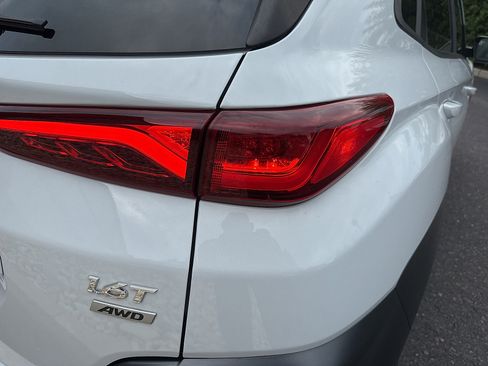 Used 2021 Hyundai Kona Limited AWD/4WD image 18