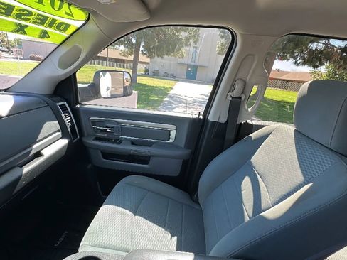 Used 2018 RAM 2500 SLT AWD/4WD image 15