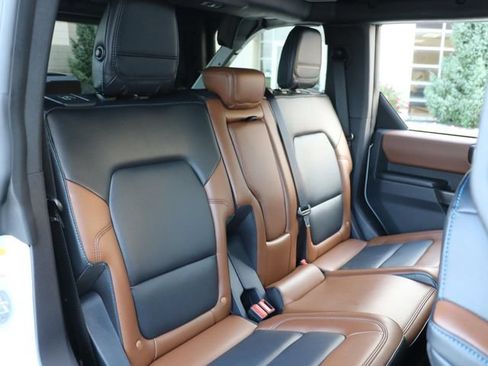 Used 2024 Ford Bronco Outer Banks AWD/4WD image 15