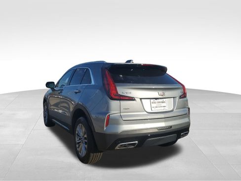 Used 2024 Cadillac XT4 Premium Luxury image 6