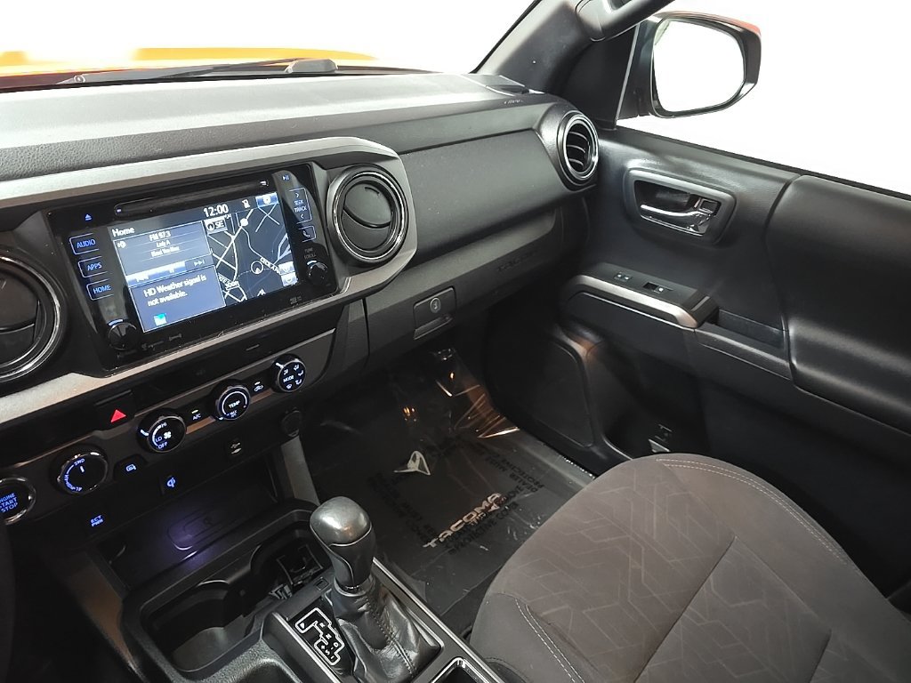 Used 2017 Toyota Tacoma TRD Off-Road w/ Tow Package AWD/4WD image 25