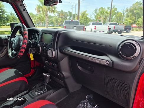 Used 2018 Jeep Wrangler Unlimited Sport S AWD/4WD image 18