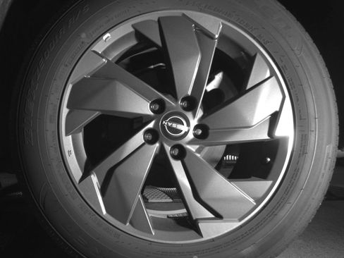 Used 2025 Nissan Rogue SV FWD image 17