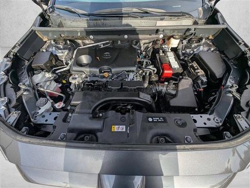 Used 2021 Toyota RAV4 LE image 21