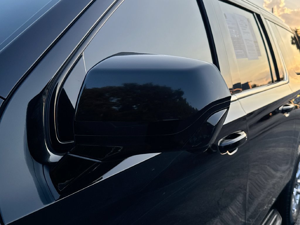 Used 2025 Chevrolet Suburban LS RWD image 11