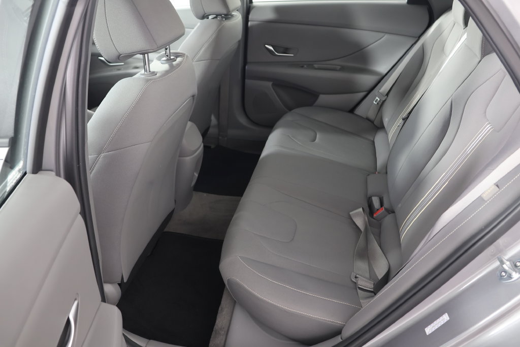 Certified 2024 Hyundai Elantra SEL FWD image 19