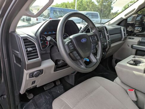 Used 2017 Ford F250 XLT w/ XLT Value Package image 14