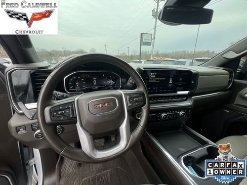 Used 2024 GMC Sierra 2500 SLT w/ SLT Premium Package image 10