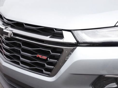 Used 2023 Chevrolet Traverse RS AWD/4WD image 11