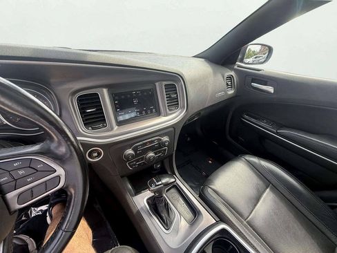Used 2021 Dodge Charger SXT w/ Leather Interior Group RWD image 18