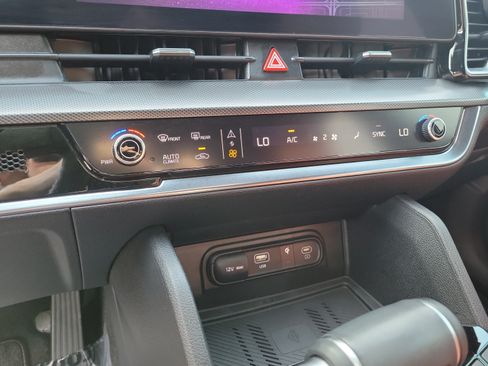 Used 2025 Kia Sportage SX FWD image 19