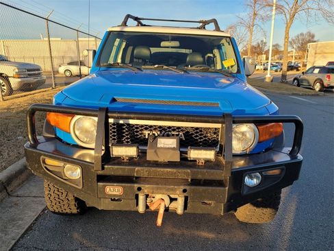 Used 2008 Toyota FJ Cruiser 4WD image 2