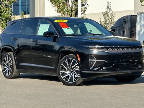 Used 2025 Jeep Wagoneer S Limited image 2