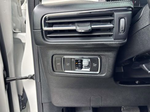 Used 2022 Lincoln Corsair AWD w/ Equipment Group 101A image 21