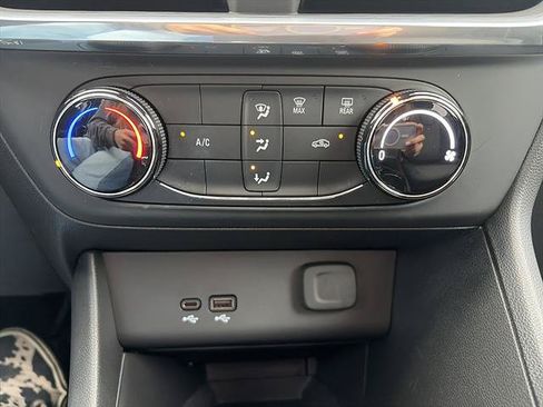 Used 2024 Buick Encore GX Preferred AWD/4WD image 18