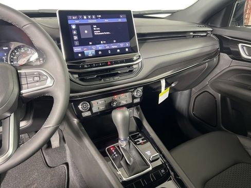 New 2026 Jeep Compass Latitude image 24