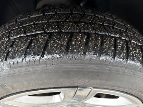 Used 2018 Cadillac Escalade Luxury image 8